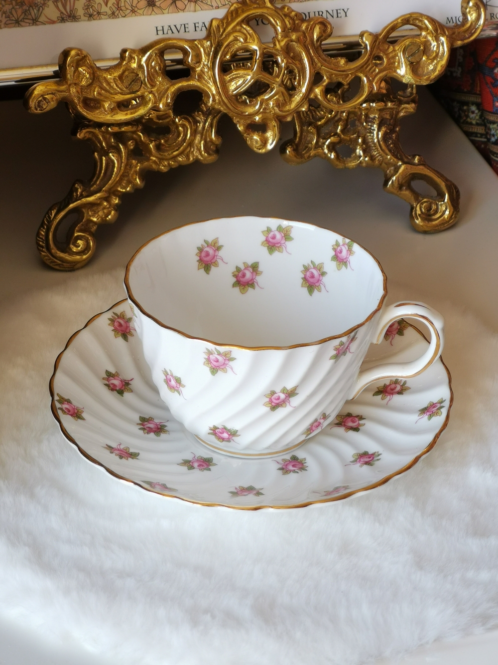 Vintage Aynsley Roses Buds Bone China Teacup & Saucer with Gold Trim